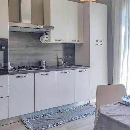 2 Bedroom Amazing In Apartment *