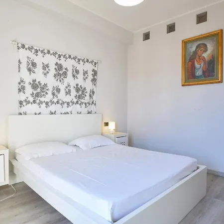 Διαμέρισμα 2 Bedroom Amazing In *